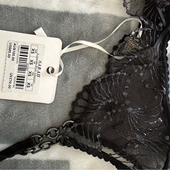 SARAH
BLACK SUSPENDER - Picture 9 of 12